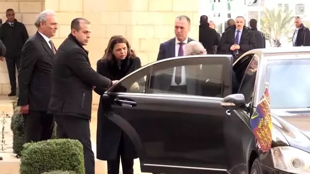 (ARŞİV) Prens Charles'ta yeni tip koronavirüs tespit edildi (ARŞİV) Prens Charles'ta yeni tip koronavirüs tespit edildi