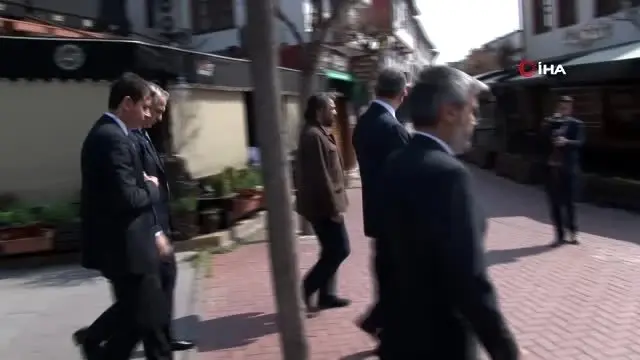 Bakan Gül, merhum Muhsin Yazıcıoğlu'nu kabri başında andı Bakan Gül, merhum Muhsin Yazıcıoğlu'nu kabri başında andı