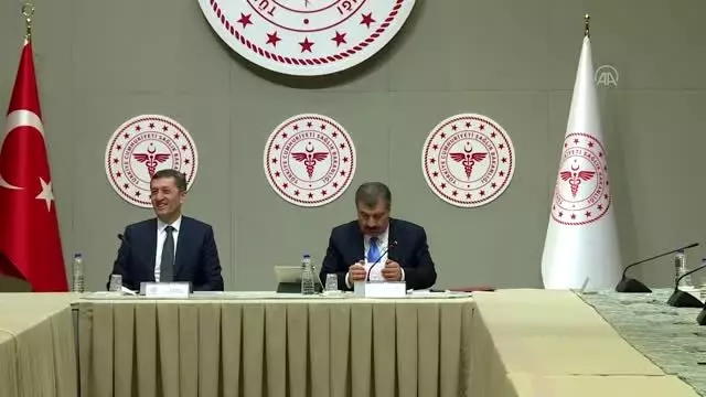 Bakan Koca: '(Koronavirüs) Bu insan sağlığının yeni ve sırrı tam olarak çözülememiş düşmanı'