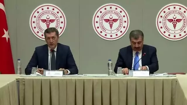 Bakan Selçuk: '30 Nisan'a kadar okullarımızın tatil olması, uzaktan eğitimin devam etmesi konusunda...