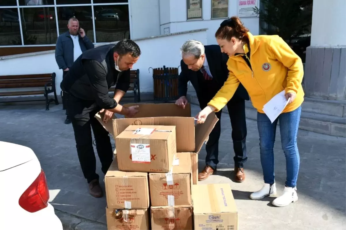 Belediyeden Sağlık Müdürlüğüne malzeme desteği