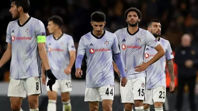 Beşiktaş'ın yıldızı Elneny, Kuran-ı Kerim okuduğu anları paylaştı Beşiktaş'ın yıldızı Elneny, Kuran-ı Kerim okuduğu anları paylaştı