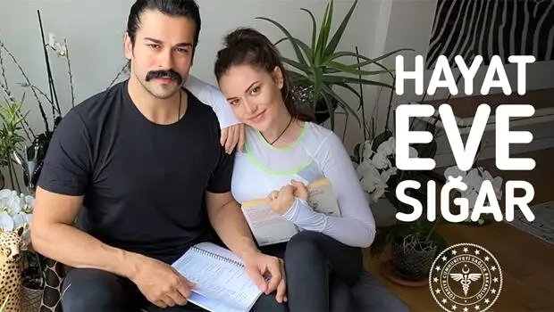 Burak Özçivit ile Fahriye Evcen 'Hayat Eve Sığar' dedi Burak Özçivit ile Fahriye Evcen 'Hayat Eve Sığar' dedi