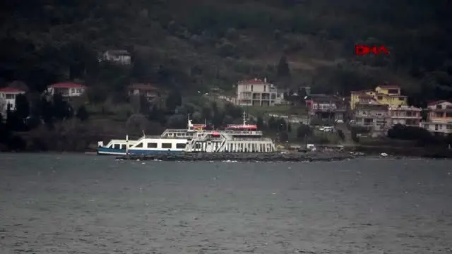 ÇANAKKALE Gökçeada'ya feribot seferlerine fırtına engeli