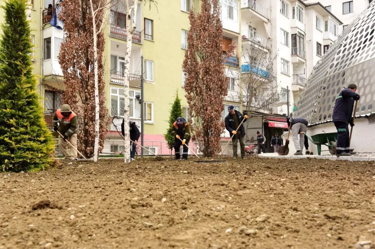 Çorum'da Belediye parkları yaza hazırlıyor