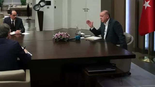 Cumhurbaşkanı Erdoğan, bakanlarla yaptığı telekonferansta Çavuşoğlu'nu uyardı