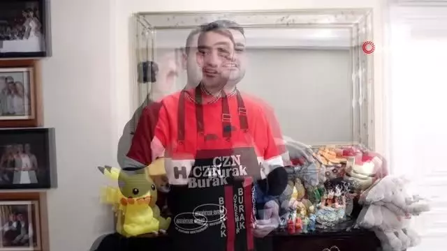 CZN Burak, dışarıya çıkamayan yüzlerce yaşlı vatandaşa yardım kolisi dağıttı CZN Burak, dışarıya çıkamayan yüzlerce yaşlı vatandaşa yardım kolisi dağıttı