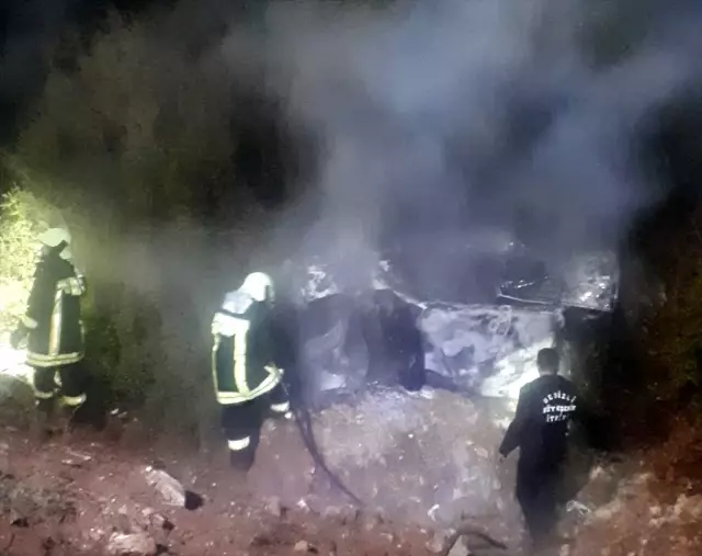Denizli'deki trafik kazasında alev alan otomobilin sürücüsü öldü Denizli'deki trafik kazasında alev alan otomobilin sürücüsü öldü