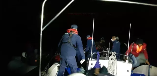 Didim'de 35 sığınmacı kurtarıldı