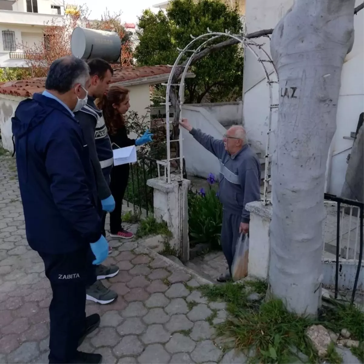 Didim'de sokağa çıkamayanların ihtiyaçları gideriliyor