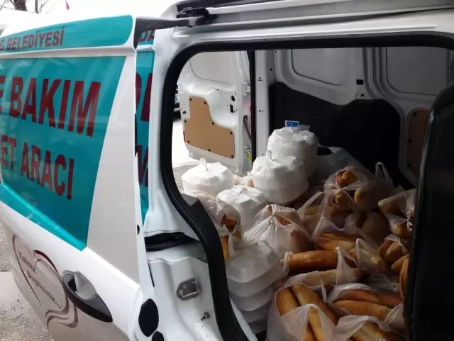 Emirdağ Belediyesinden 65 yaş üstüne ücretsiz yemek servisi Emirdağ Belediyesinden 65 yaş üstüne ücretsiz yemek servisi