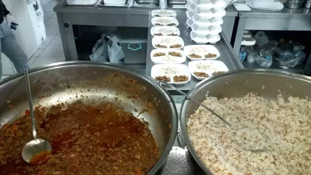 Emirdağ Belediyesinden 65 yaş üstüne ücretsiz yemek servisi Emirdağ Belediyesinden 65 yaş üstüne ücretsiz yemek servisi
