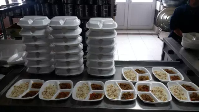 Emirdağ Belediyesinden 65 yaş üstüne ücretsiz yemek servisi Emirdağ Belediyesinden 65 yaş üstüne ücretsiz yemek servisi