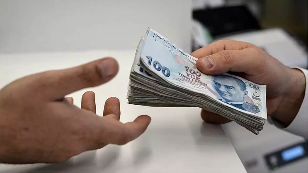En düşük emekli maaşı bin 500 TL’ye yükseltildi