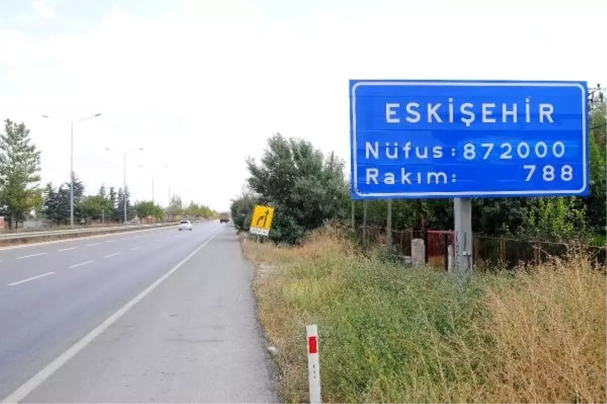 Eskişehir Emniyet Müdürlüğü'nden 'helikopterle ilaçlama paylaşımlarına inanmayın' çağrısı