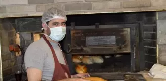 Ortaklar: Ağrılı fırıncı koronavirüs nedeniyle ihtiyaç sahiplerine ücretsiz ekmek veriyor Ortaklar: Ağrılı fırıncı koronavirüs nedeniyle ihtiyaç sahiplerine ücretsiz ekmek veriyor