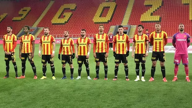 Göztepe'de futbolculara ve teknik ekipe Corona virüsü testi yapıldı Göztepe'de futbolculara ve teknik ekipe Corona virüsü testi yapıldı