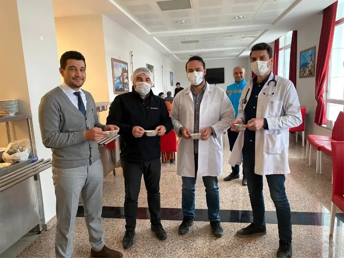 Gümüşhane'de sağlık çalışanlarına enerji deposu pestil herlesi ikram edildi