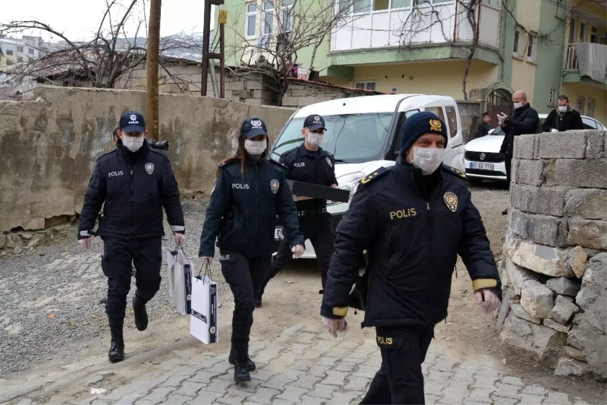 Hakkari polisi uyarmaya devam ediyor
