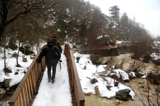 Kanyonları ile tanınan 2 bin 500 nüfuslu ilçeyi 150 bin kişi ziyaret etti Kanyonları ile tanınan 2 bin 500 nüfuslu ilçeyi 150 bin kişi ziyaret etti