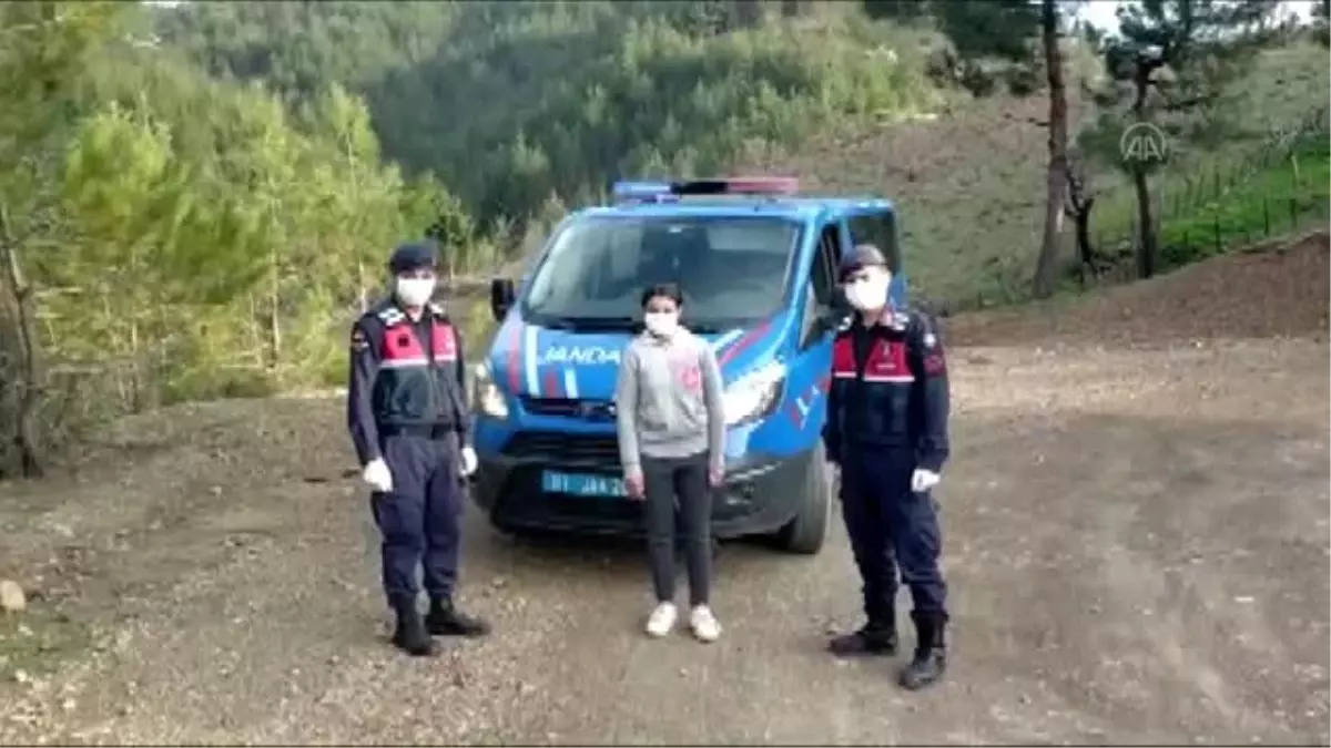 Kaybolan engelli kızı iz takip köpeği buldu