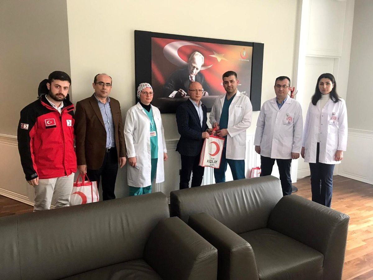 Kızılay'dan hasta ve yakınlarına hijyen seti