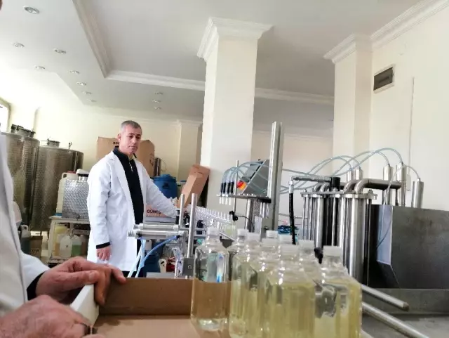 Kolonya üreticisinden metil alkol uyarısı Kolonya üreticisinden metil alkol uyarısı