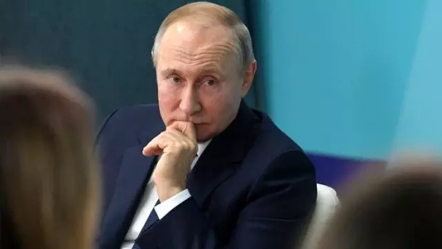 Koronavirüs Putin'i korkutmadı! Tokalaşmaya devam ediyor
