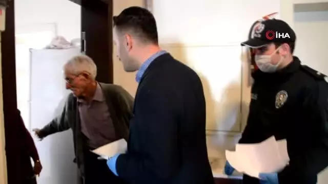 Maaşlarını emniyet mensupları teslim etti Maaşlarını emniyet mensupları teslim etti