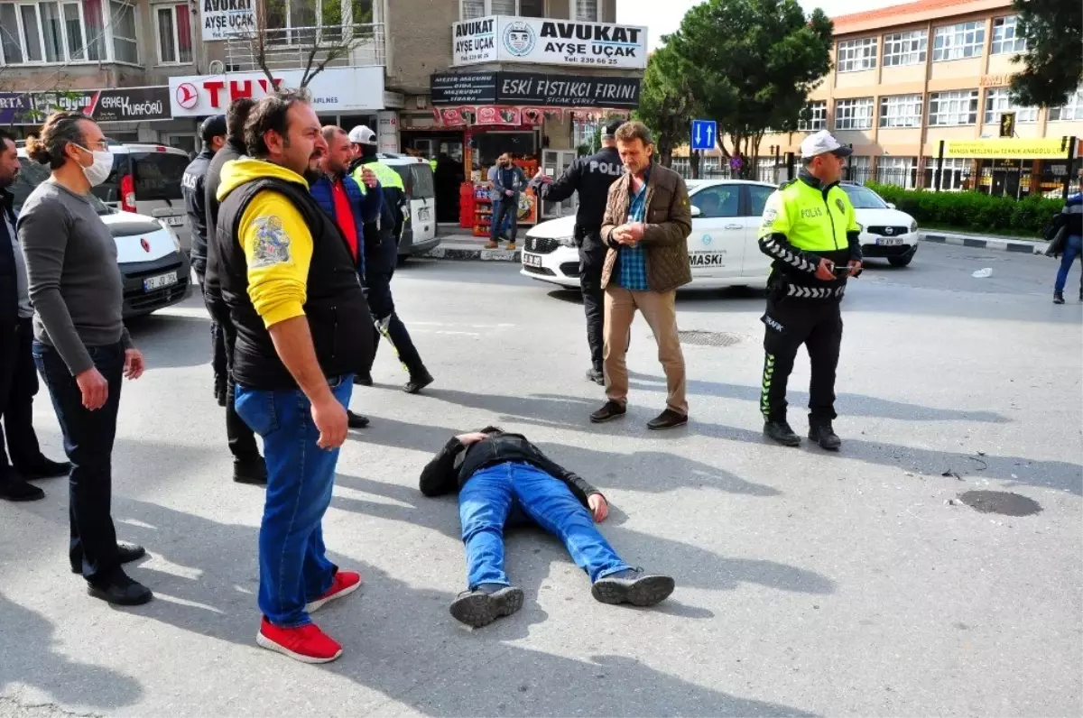 Manisa'da otomobil ile motosiklet çarpıştı: 1 yaralı