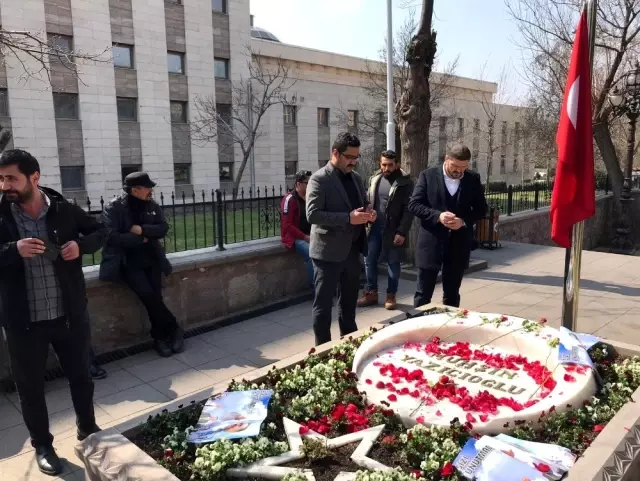 Muhsin Yazıcıoğlu vefatının 11. yılında kabri başında anıldı Muhsin Yazıcıoğlu vefatının 11. yılında kabri başında anıldı