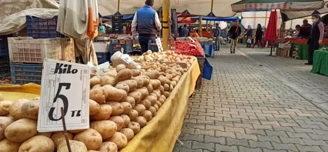 Koronavirüs nedeniyle patates fiyatları %100 arttı Koronavirüs nedeniyle patates fiyatları %100 arttı