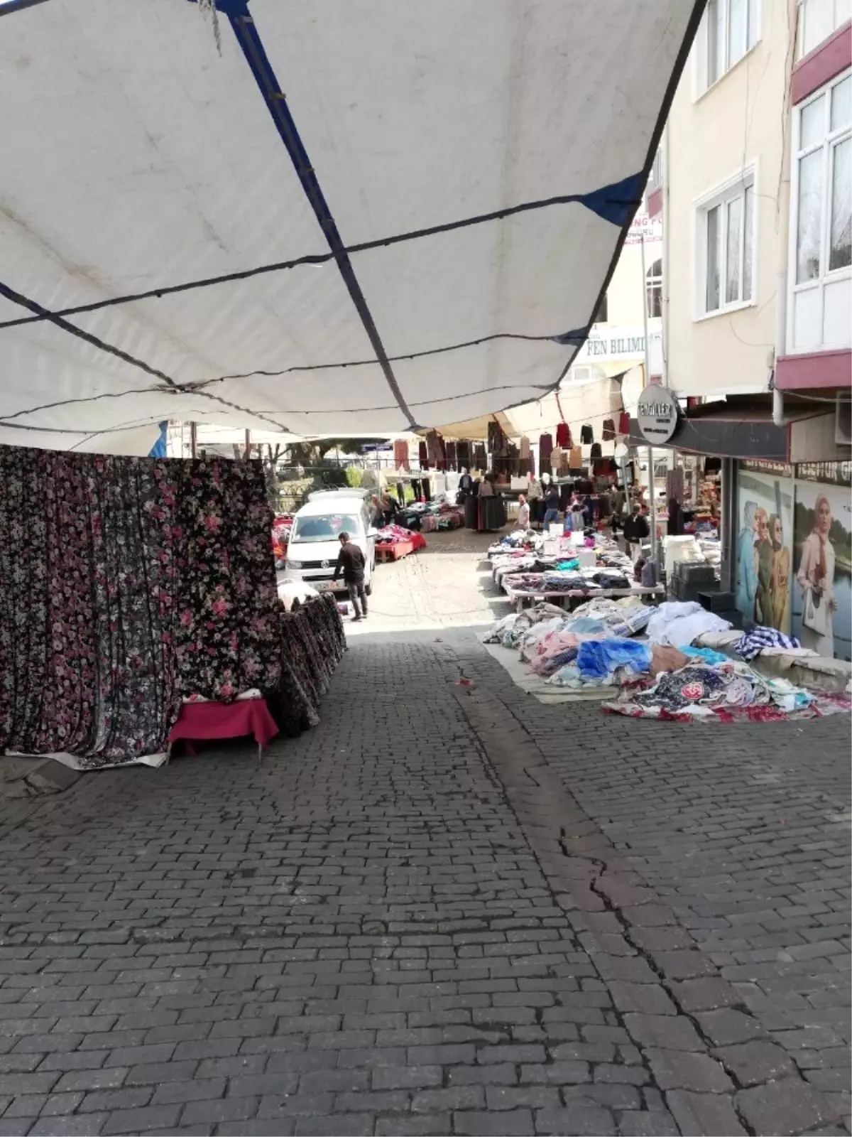 Pazarda Korona sessizliği