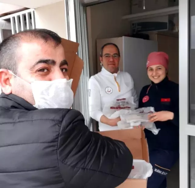 Samsun'da sağlık çalışanlarına motivasyon artırıcı destek Samsun'da sağlık çalışanlarına motivasyon artırıcı destek