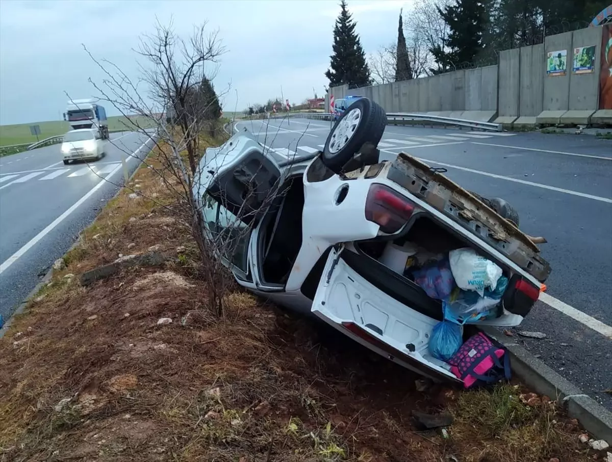 Şanlıurfa'da devrilen otomobildeki 8 kişi yaralandı