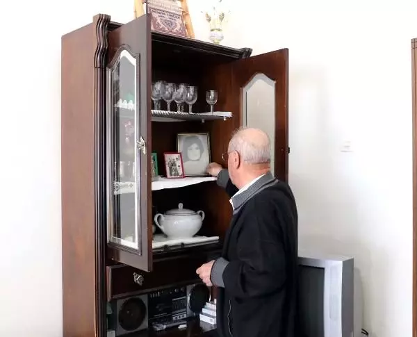 Tüm Türkiye'nin üzüldüğü İhsan Amca ilk kez konuştu: Şikayetçi değilim Tüm Türkiye'nin üzüldüğü İhsan Amca ilk kez konuştu: Şikayetçi değilim