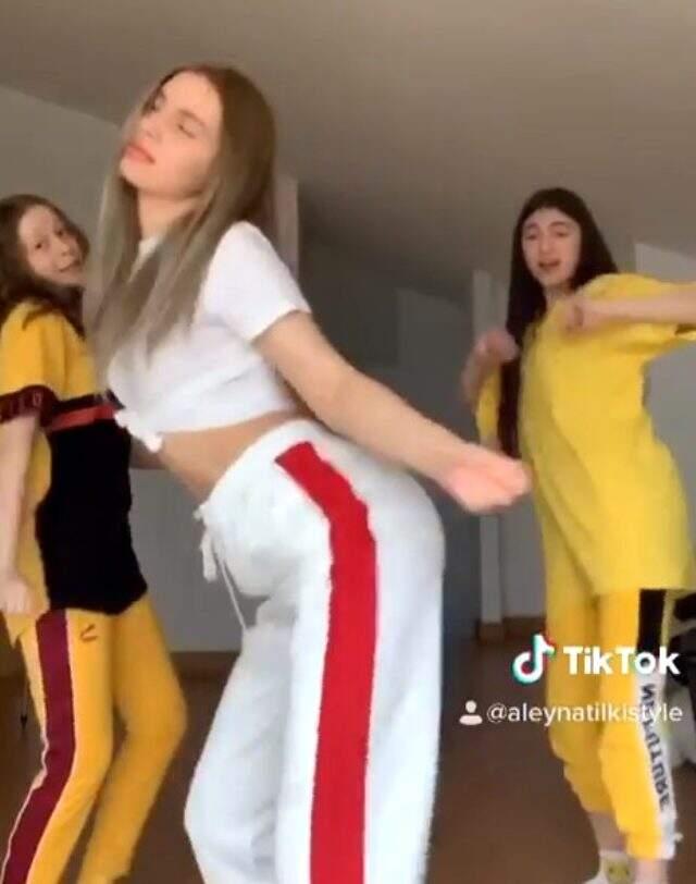 TikTok hesabı açan Aleyna Tilki, kalça dansı yaptığı anları paylaştı