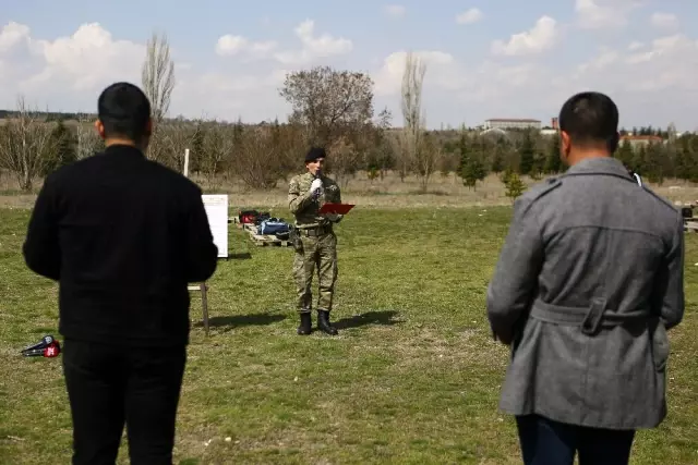 TSK'dan askere alınan acemi erlere üst düzey korona virüs koruması TSK'dan askere alınan acemi erlere üst düzey korona virüs koruması