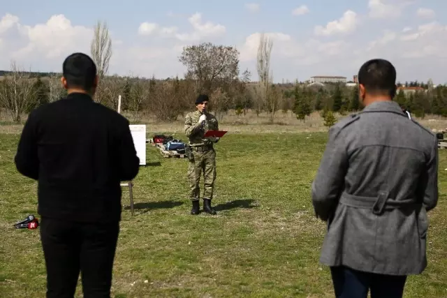 TSK'dan askere alınan acemi erlere üst düzey korona virüs koruması TSK'dan askere alınan acemi erlere üst düzey korona virüs koruması