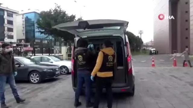 Yaşlı adama zorla maske takıp kafasına kolonya döken şüpheli: O benim arkadaşım Yaşlı adama zorla maske takıp kafasına kolonya döken şüpheli: O benim arkadaşım