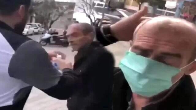 Yaşlı adama zorla maske takıp kolonya döken kişiye verilen ceza belli oldu