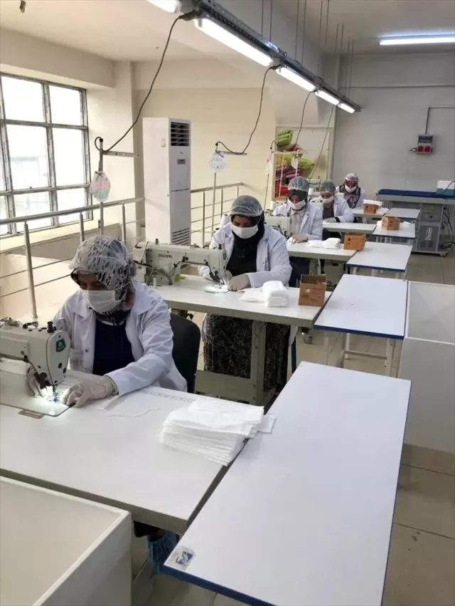 Yurt genelinde koronavirüs tedbirleri sürüyor Yurt genelinde koronavirüs tedbirleri sürüyor