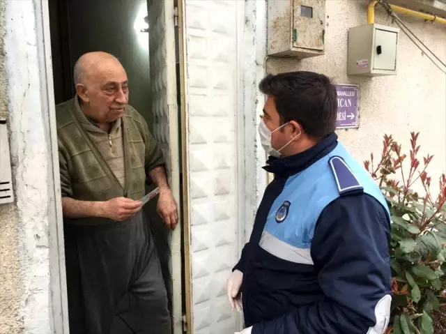 Zabıtaya hitabıyla duygulandıran Burhan amcadan 'Evde kal' çağrısı Zabıtaya hitabıyla duygulandıran Burhan amcadan 'Evde kal' çağrısı