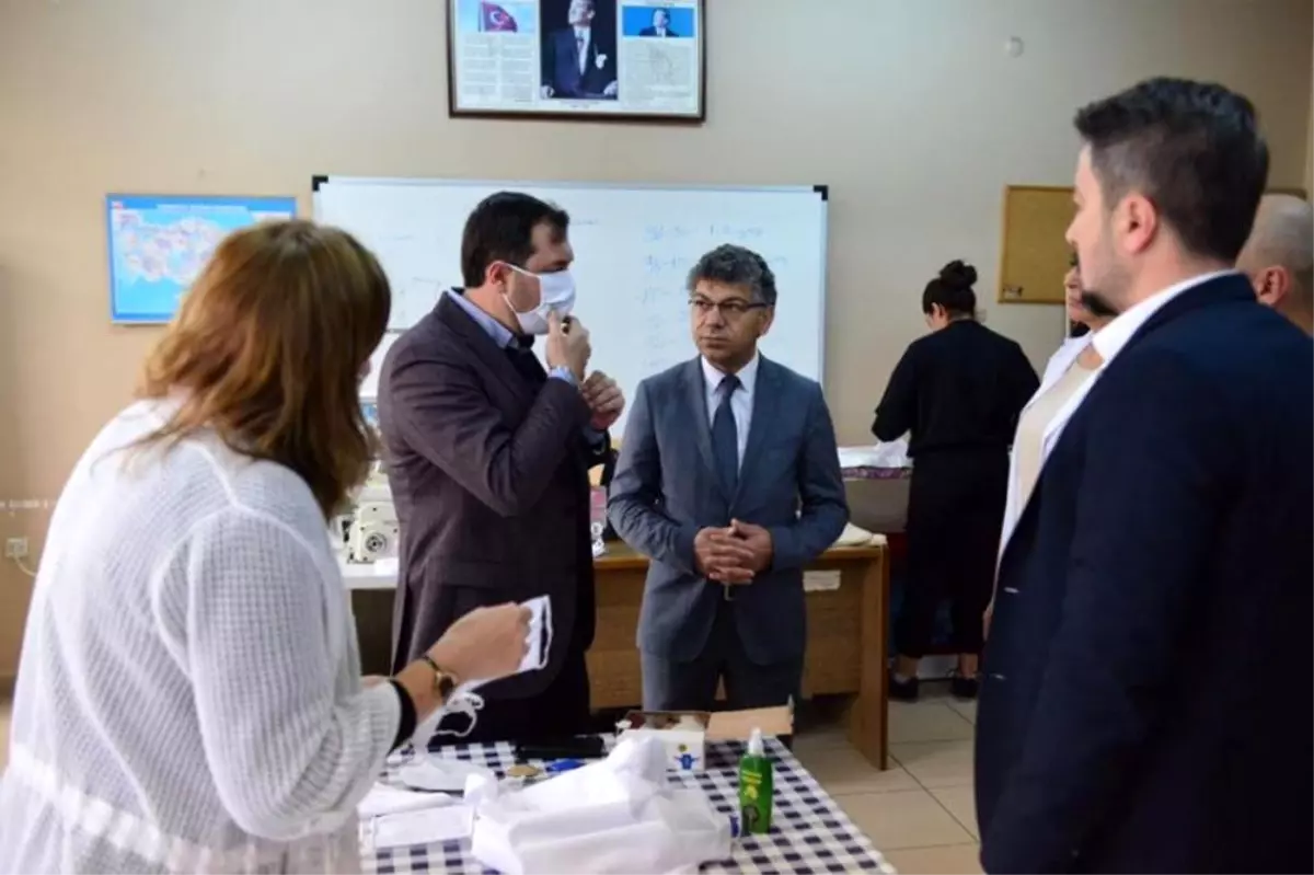 3 katlı yıkanabilir maskeler hazırlanıyor