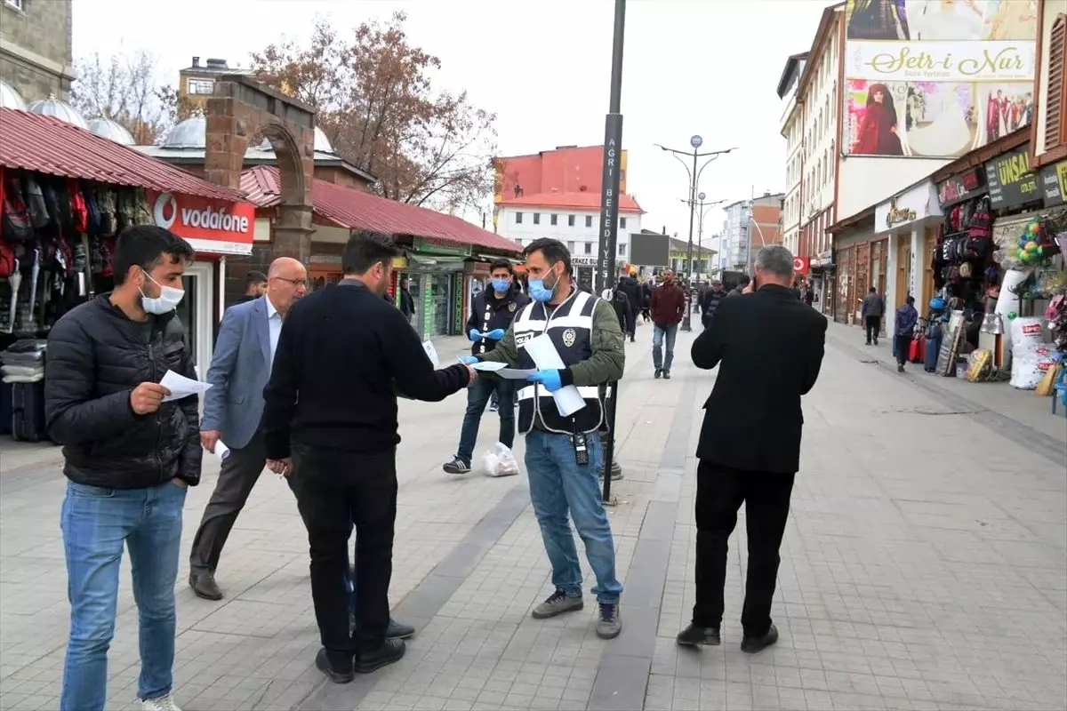 Ağrı'da koronavirüs denetimlerinde yaşlıların ekiplerle diyaloğu gülümsetti
