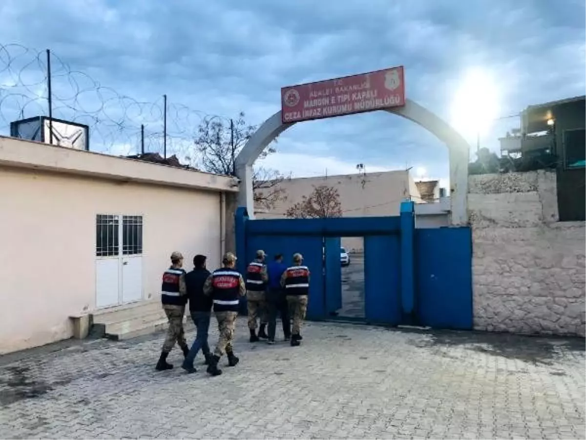 Ailelerinin evlerinde saklanan PKK'lı 2 terörist yakalandı