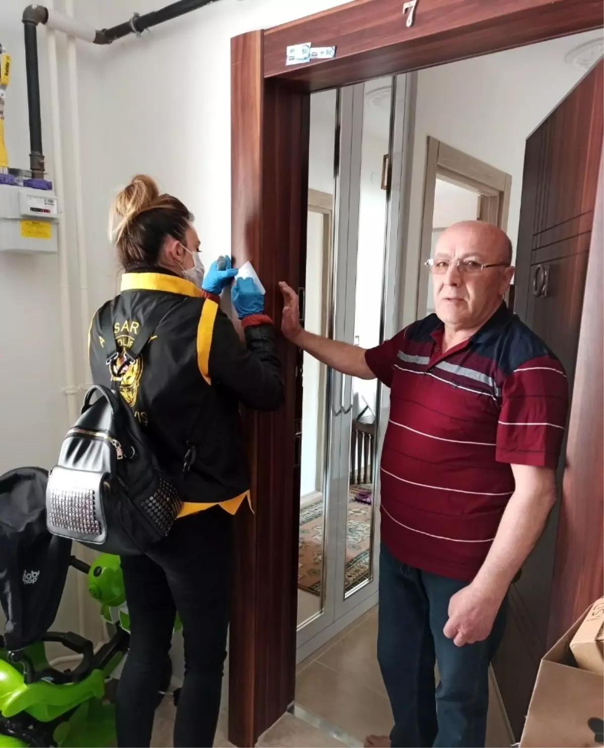 Aksaray'da polis ekipleri yaşlı ve hastalara online hizmet veriyor