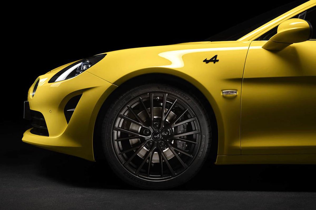 Alpine'in yeni performans modeli: A110 Legende GT