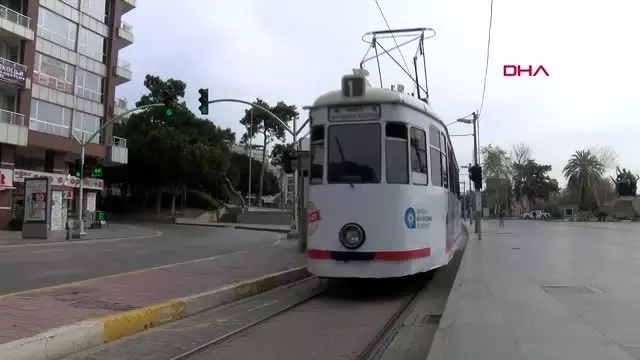 Antalya'da sokaklar boş kaldı Antalya'da sokaklar boş kaldı