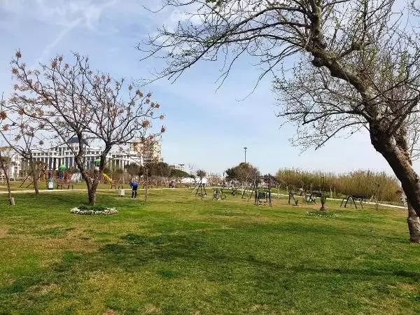 Antalya'da sokaklar boş kaldı (2)